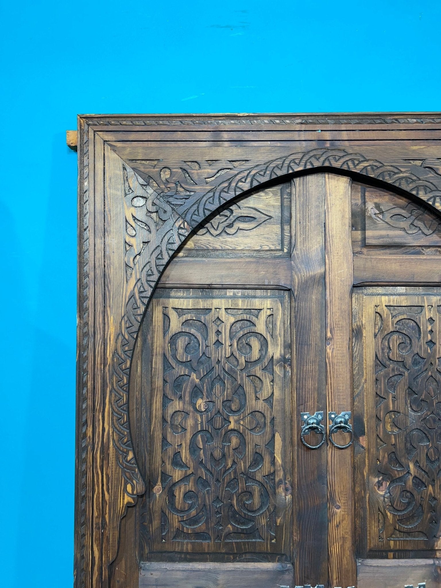 Wooden Double Carved Door , Amazing front door sale , Unique old carved antique door .