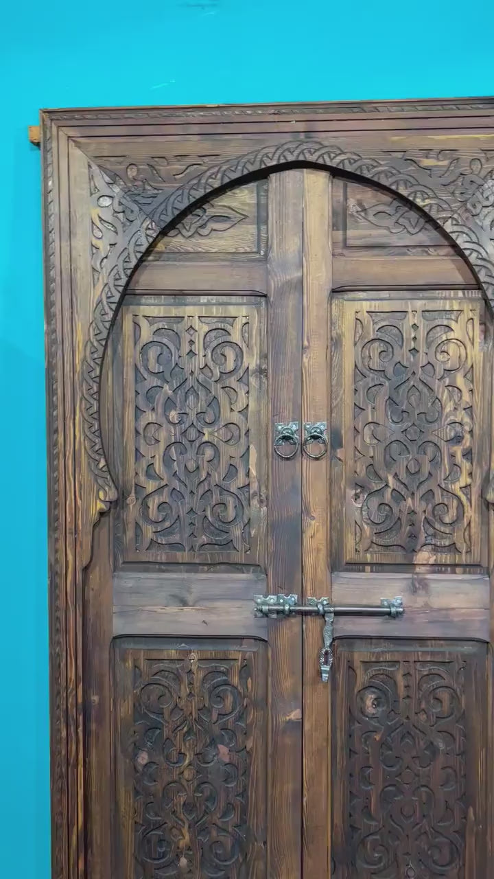Wooden Double Carved Door , Amazing front door sale , Unique old carved antique door .