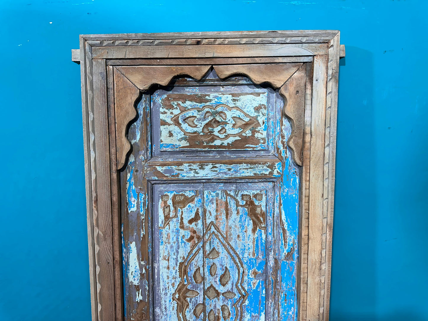 UNIQUEOld Beautiful Wooden Door, Hand Carved Wooden Moroccan Vintage Door - NoW WITH FREE SHIPPiNG